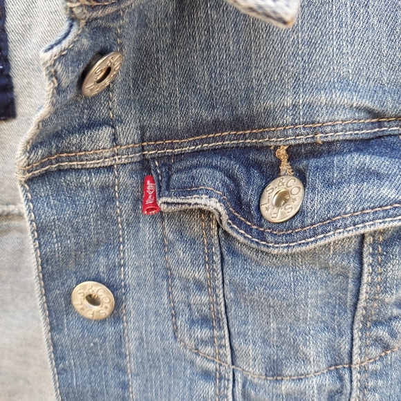 Levi's Blue Button Up Jean Jacket Girls Size L - Picture 3 of 5